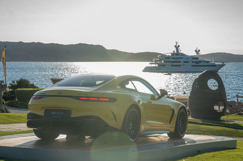 Il lusso di Mercedes in Costa Smeralda 1