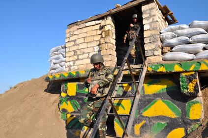 Bunker azero sulla linea di contato della guerra dimenticata nel Nagorno Karabak