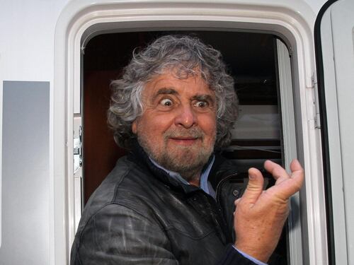 La furia di Grillo contro tutti: "Ultimo cenone per i politici"