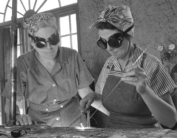 "È guerra". E le donne entrarono nell'industria pesante 10