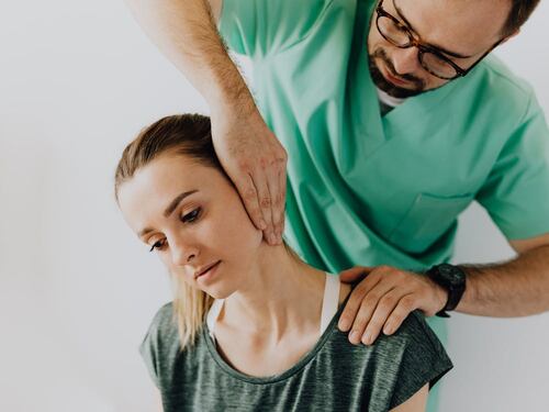 Patologie tiroidee, come riconoscere i campanelli d'allarme