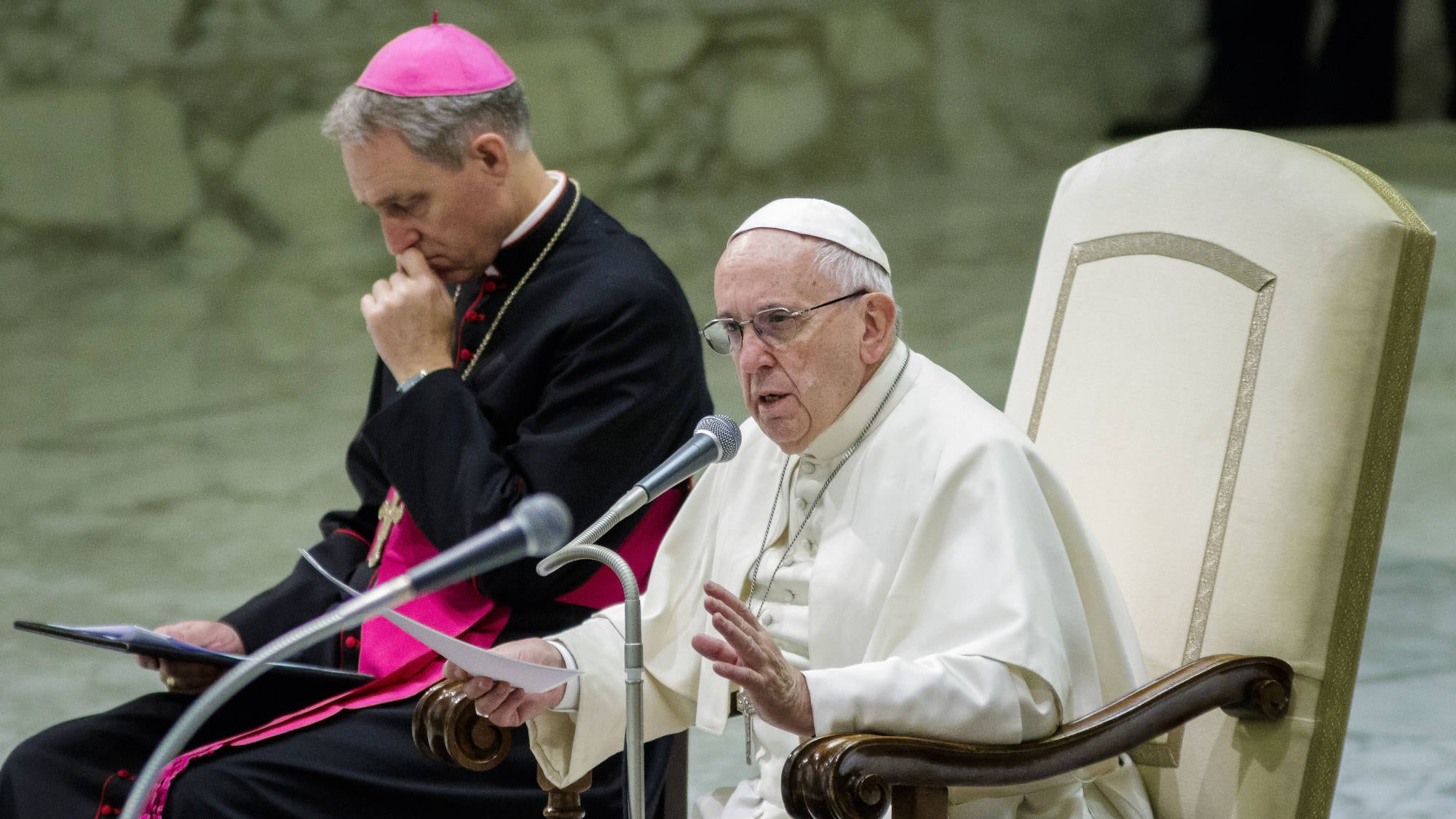 Dal papa buono al buonista Francesco compie 80 anni