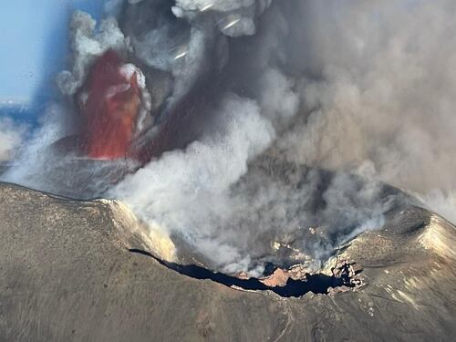 Eruzione dell'Etna: le spettacolari immagini del vulcano