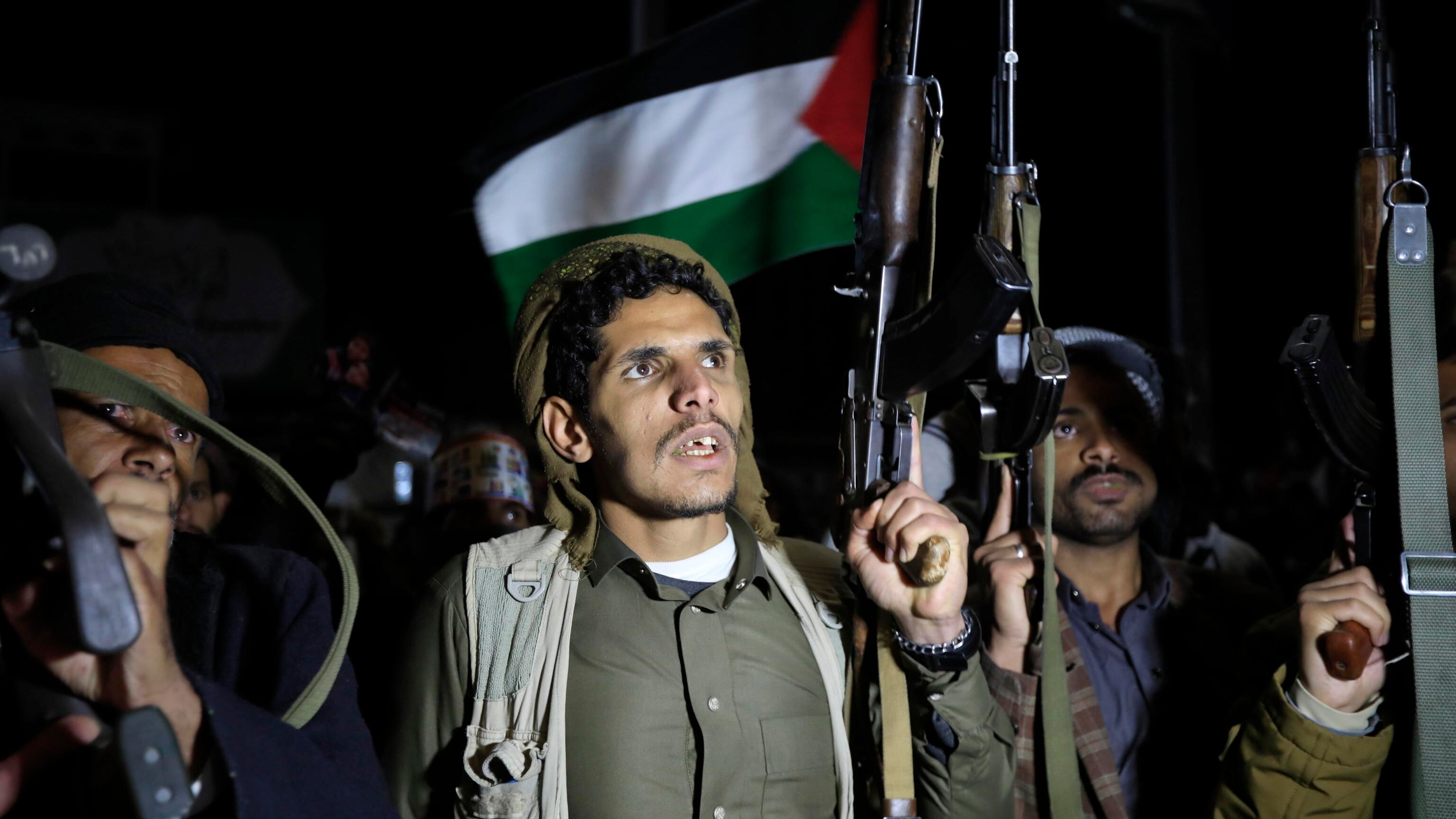 Pronti 80 mila uomini: si studiano i "boots on the ground" per la guerra gli Houthi