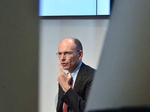 Letta punta al centro per restare in sella. E Prodi risogna l'Ulivo