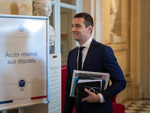 Francia, adesso è svolta a destra. Bardella prende il posto di Le Pen