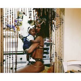 Rihanna: sexy al carnevale delle Barbados 10
