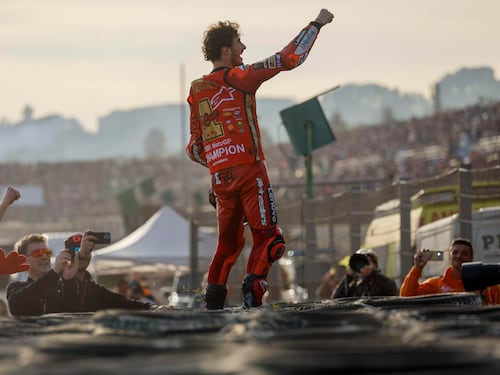 MotoGP Valencia, cade Martin e Bagnaia si laurea campione del mondo