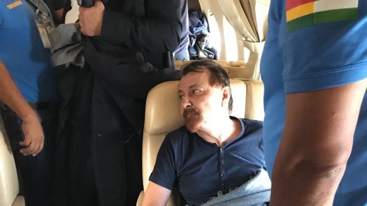 Battisti in volo per l'Italia. Salvini: "Io sarò in aeroporto"