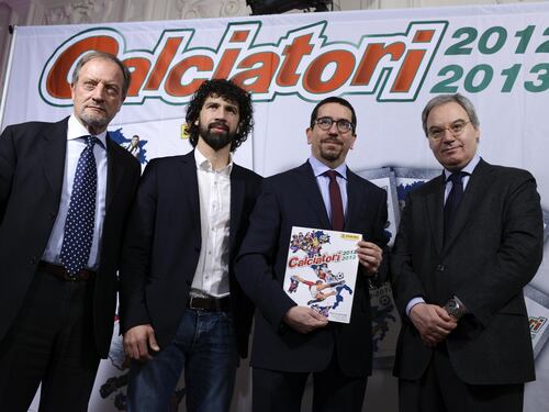 Allegra, il ct delle figurine: «Le bustine? Sono le uniche che dribblano la crisi»