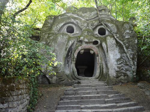 Bomarzo, nel Parco dei Mostri tra indovinelli impossibili