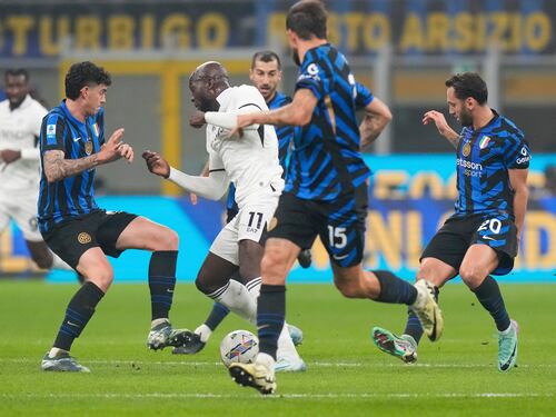 Inter-Napoli finisce pari. Classifica stretta: sei squadre in due punti