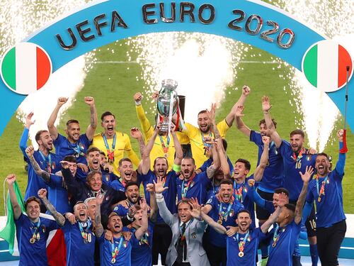 L'Italia contro tutti all'Europeo, tra critiche e accuse oggi spera nell'urna