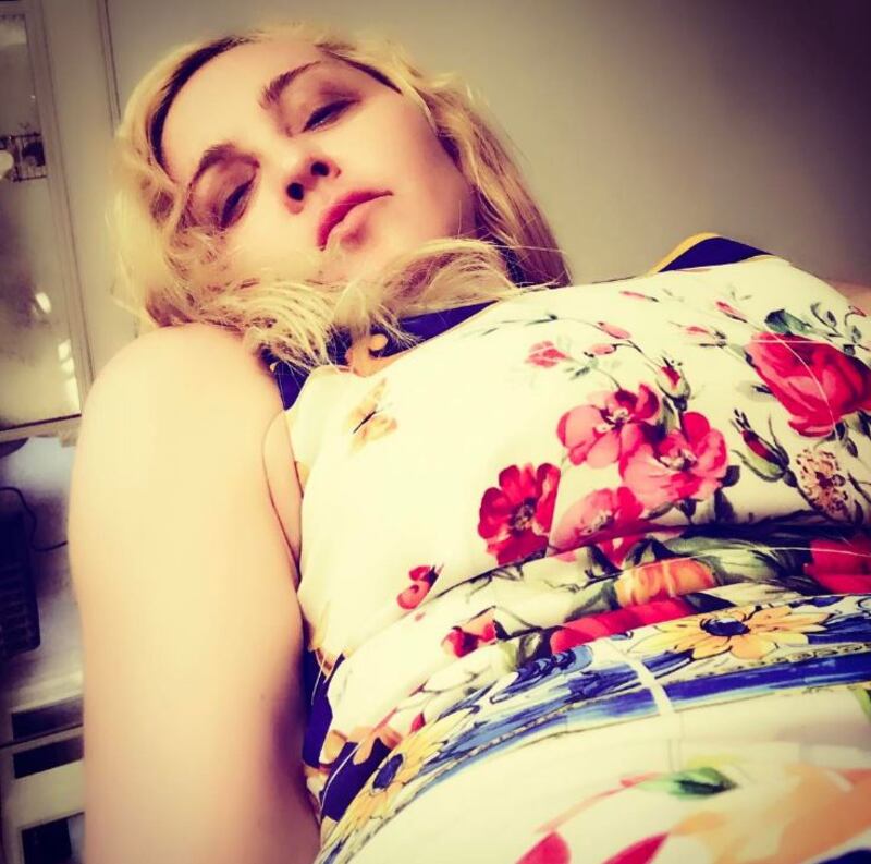 Madonna e Sharon Stone: sexy dive a confronto 13