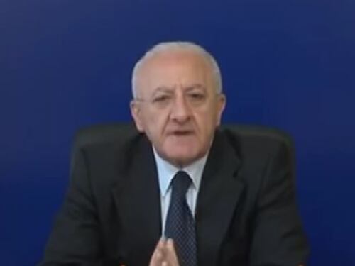 De Luca contro i runner: "Ho visto cinghialoni da arrestare a vista"