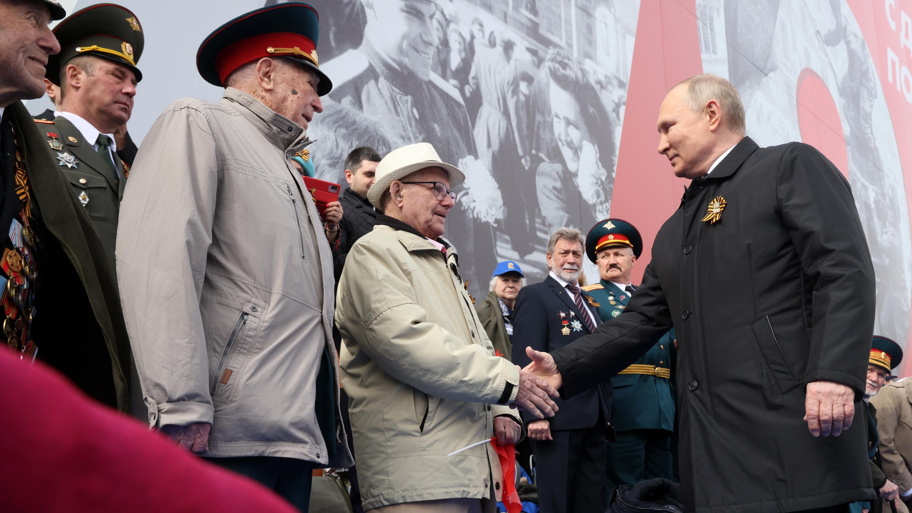 L'inatteso Putin in tono minore. Senza trionfi da celebrare s'aggrappa a mito e menzogne