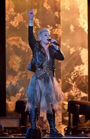 Brit Award 2019: Pink infiamma la platea 11