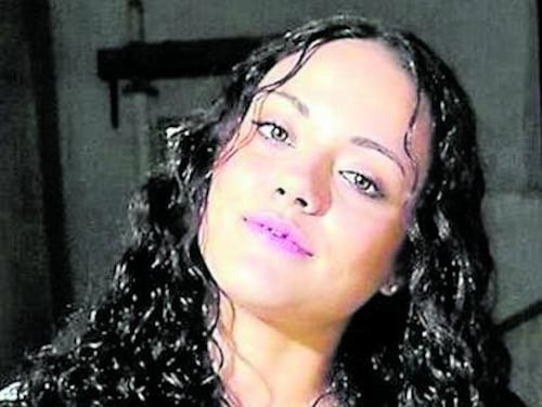 Roberta Bertacchi, impiccata con la sciarpa degli ultrà: riesumato il corpo per riaprire il caso