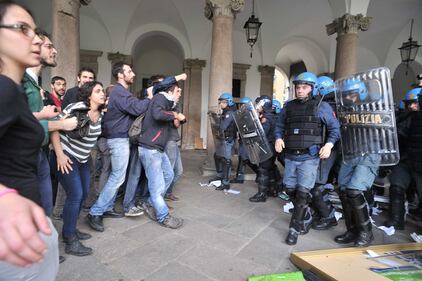 Milano, scontri all'Università Statale 2
