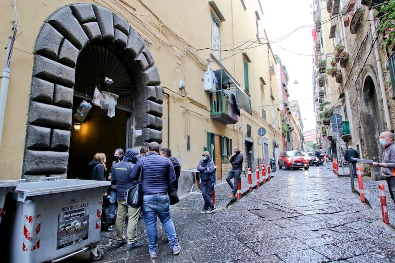 Napoli, occupano la casa di una novantenne abusivamente: ora la ristrutturano 5