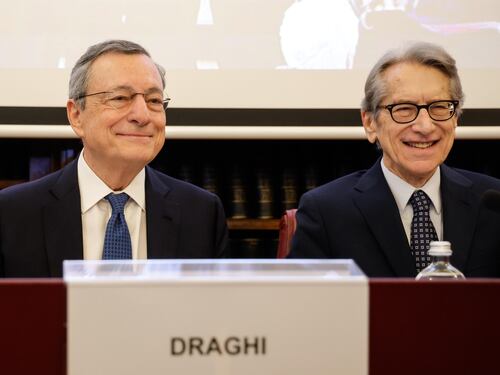 Draghi: "Trump mette in discussione la sicurezza Ue". La Lega lo contesta