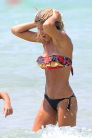 Maddalena Corvaglia, il bikini più esplosivo del Salento 18