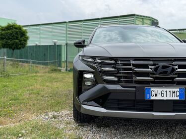 Hyundai Tucson plug-in: guarda la gallery del SUV ibrido alla spina 5
