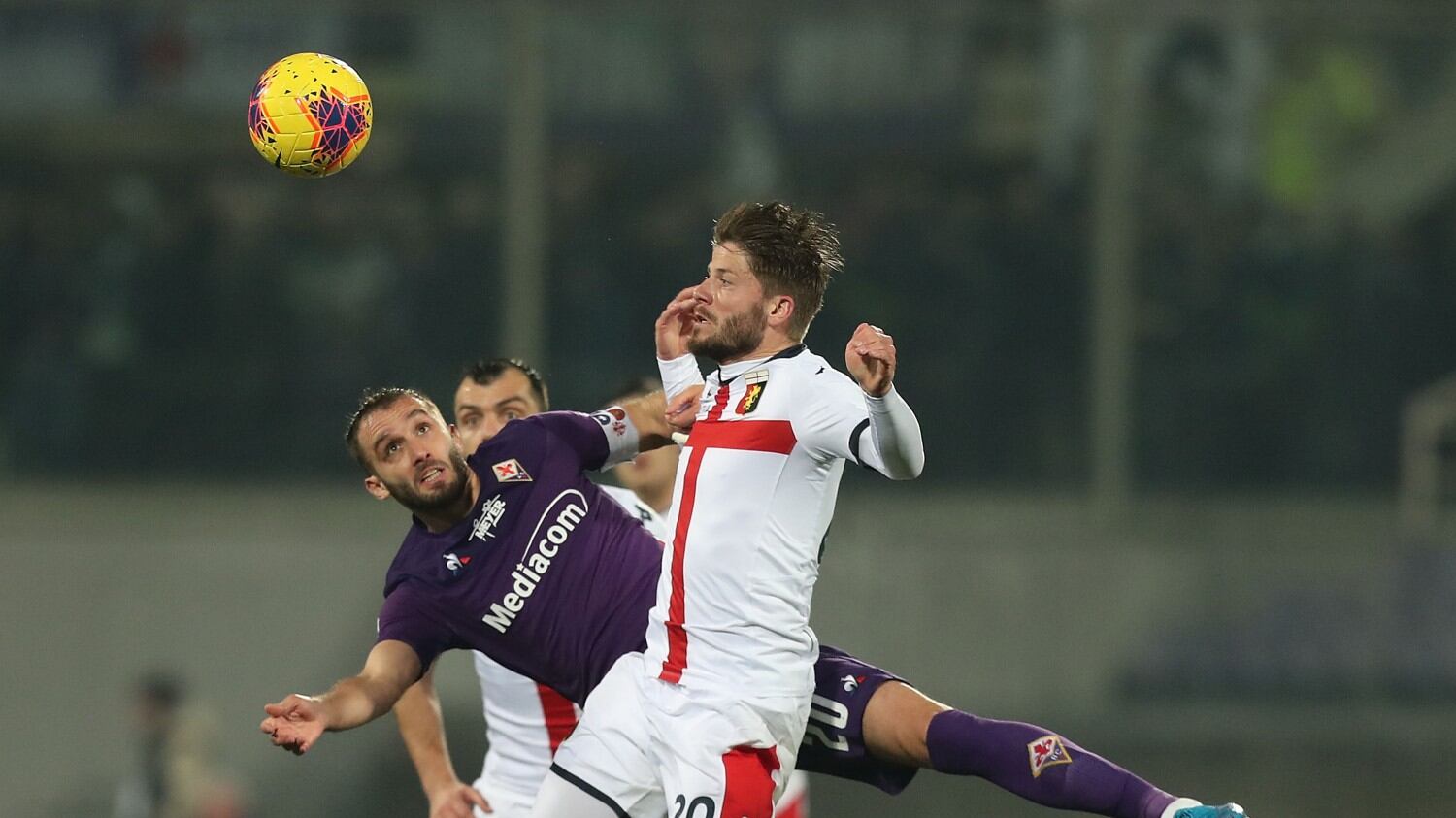 Serie A, il Bologna vince 3-1 il derby contro la Spal. Fiorentina-Genoa 0-0