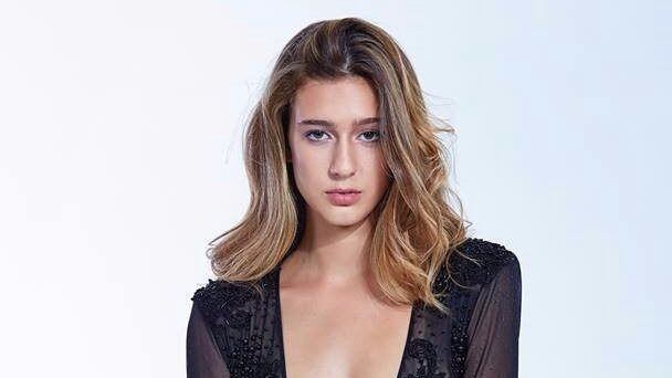 Miss Turchia "detronizzata". E per un tweet rischia il carcere
