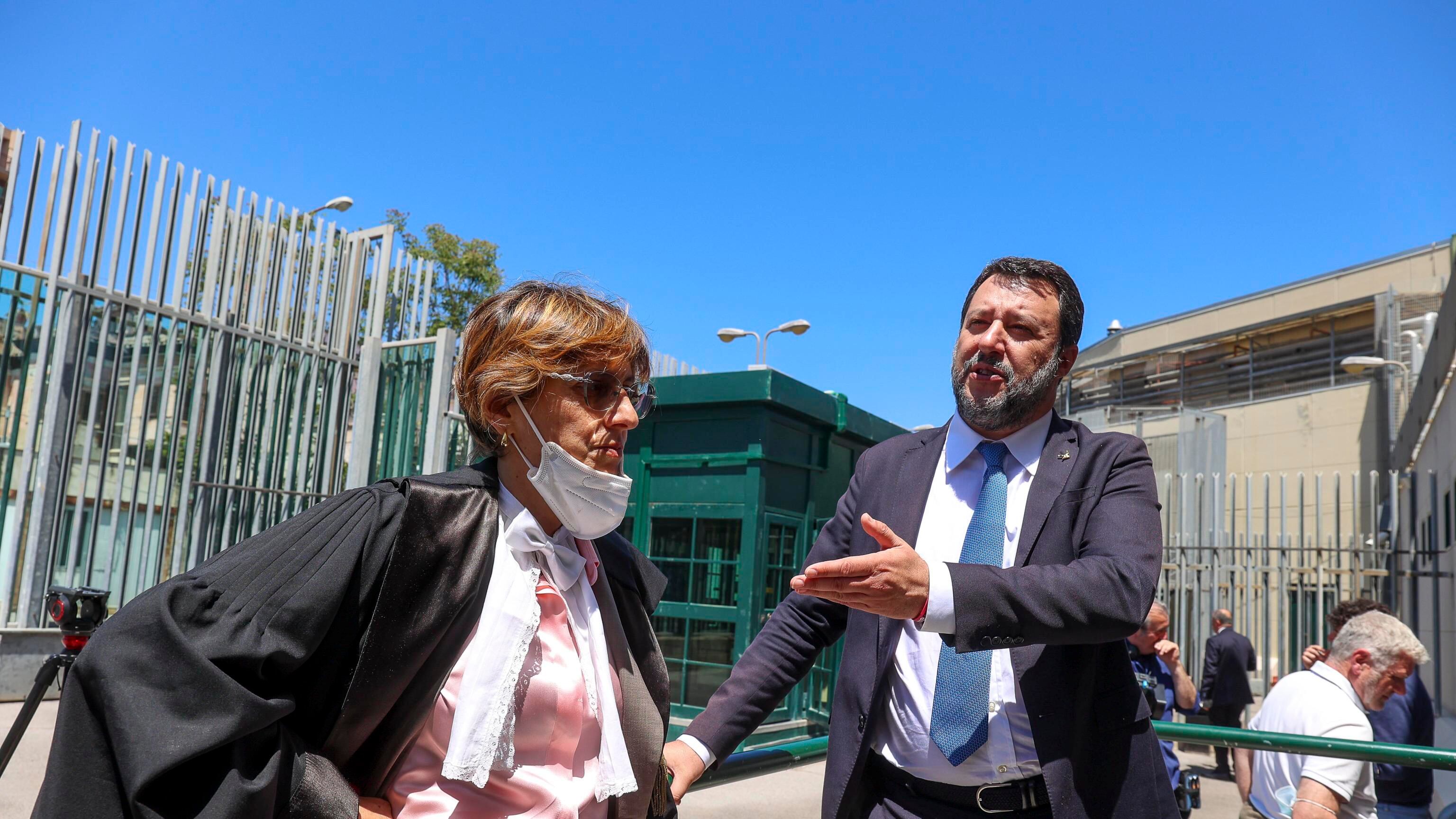 Un video incastra Open Arms. "Ma sono sparite le carte decisive"