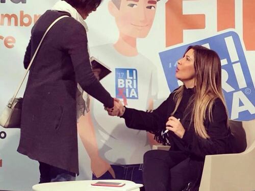Il racconto della Lucarelli: "Ho avuto il ciclo mentre parlavo..."