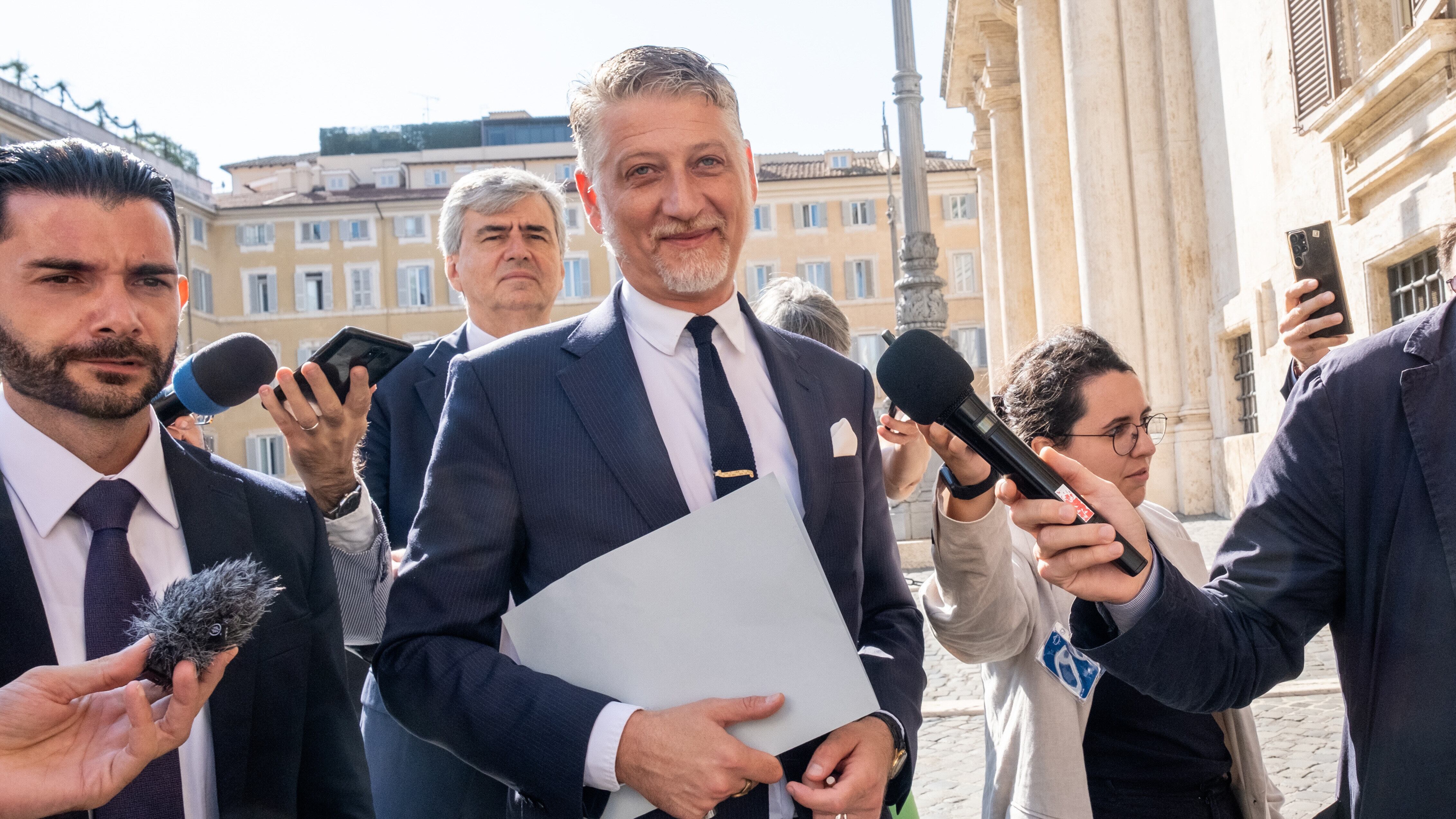 Giuli vara il G7 di Napoli, a Pompei il concerto diretto dalla Venezi