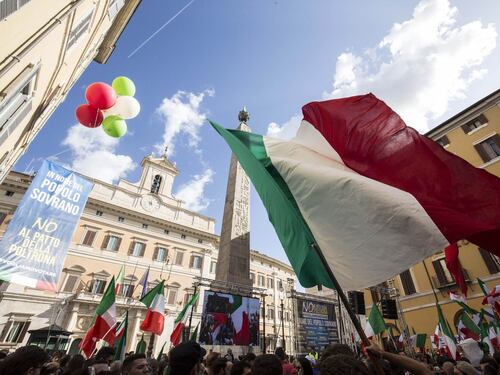 Governo, la Lega resta il primo partito nelle intenzioni di voto con il 33,3%
