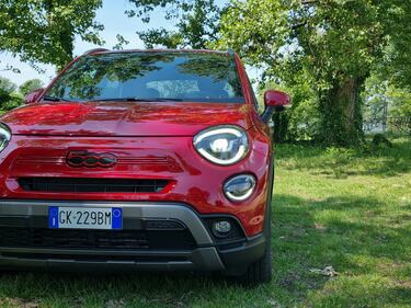 Fiat 500X Red Hybrid, guarda la gallery 19