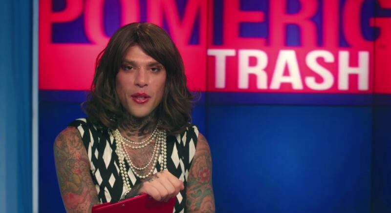 Fedez, il video di "Non c'è due senza trash" contro Barbara D'Urso 1