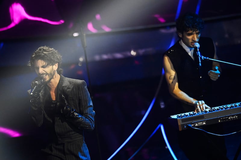 Sanremo 2024: ecco il look della prima serata del Festival dai Santi Francesi 3
