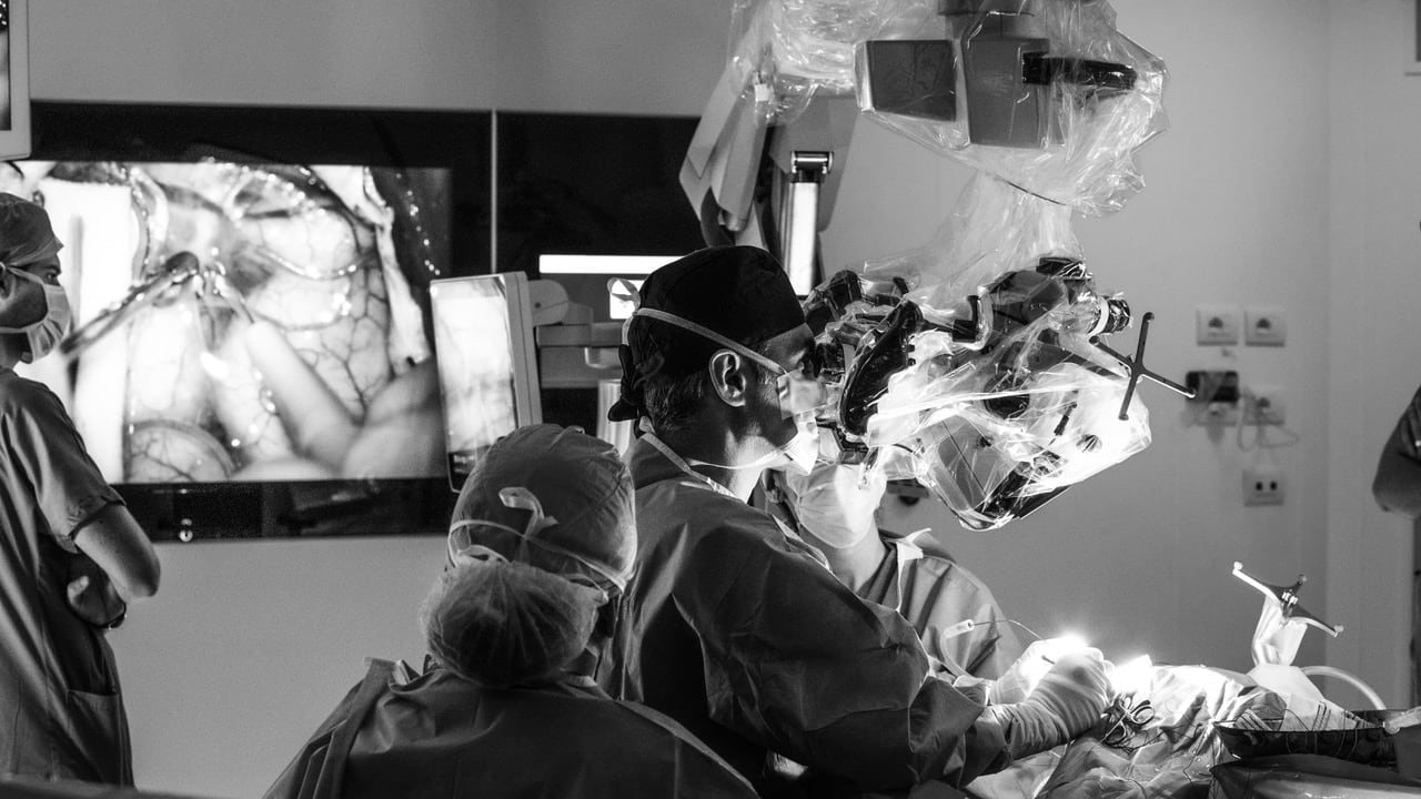 Il neurochirurgo che parla al cervello e al cuore: Christian Brogna e il coraggio della paura