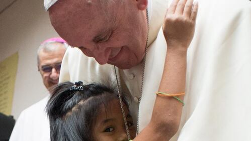 La messa "bagnata" del Papa a Tacloban 4