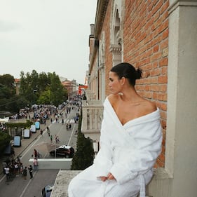 Lady Neymar, scollatura hot a Venezia: le foto della fidanzata di O'Ney 5