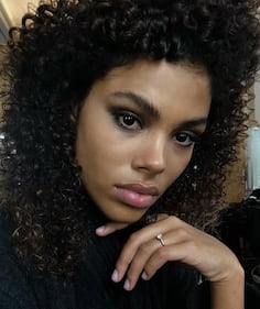 Tina Kunakey, sexy compagna di Vincent Cassel 10
