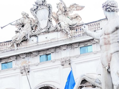 La consulta è libera solo se siede a sinistra