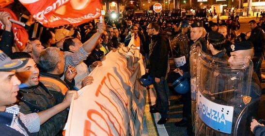 Torino, guerriglia antagonista ai mercati generali 6