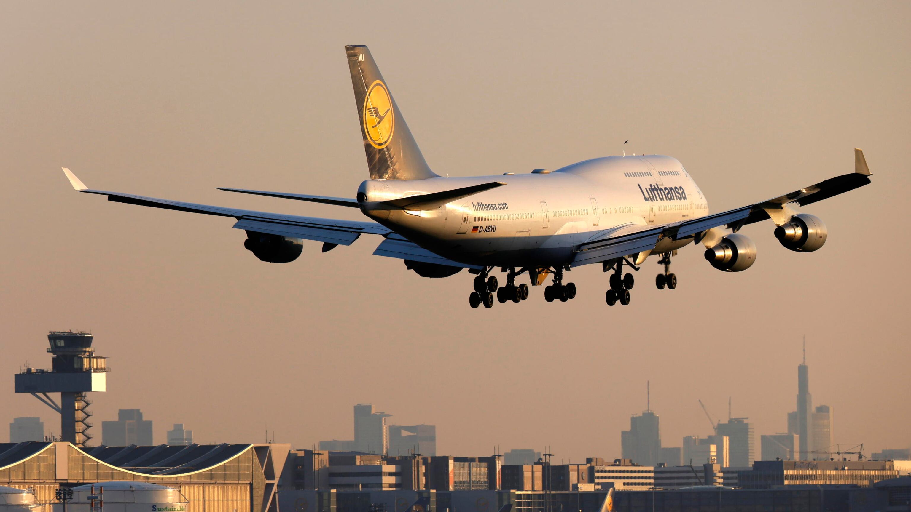 Aereo vola per 10 minuti senza piloti: cosa è successo sul Francoforte-Siviglia