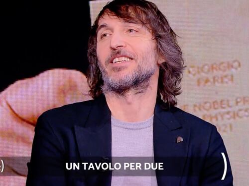 "Un genio, ma non sapeva indossare le mutande". La rivelazione di Cruciani sul misterioso parente