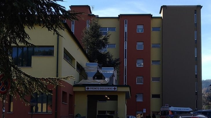 Alatri, nigeriano molesta pazienti e distrugge porta dell'ospedale