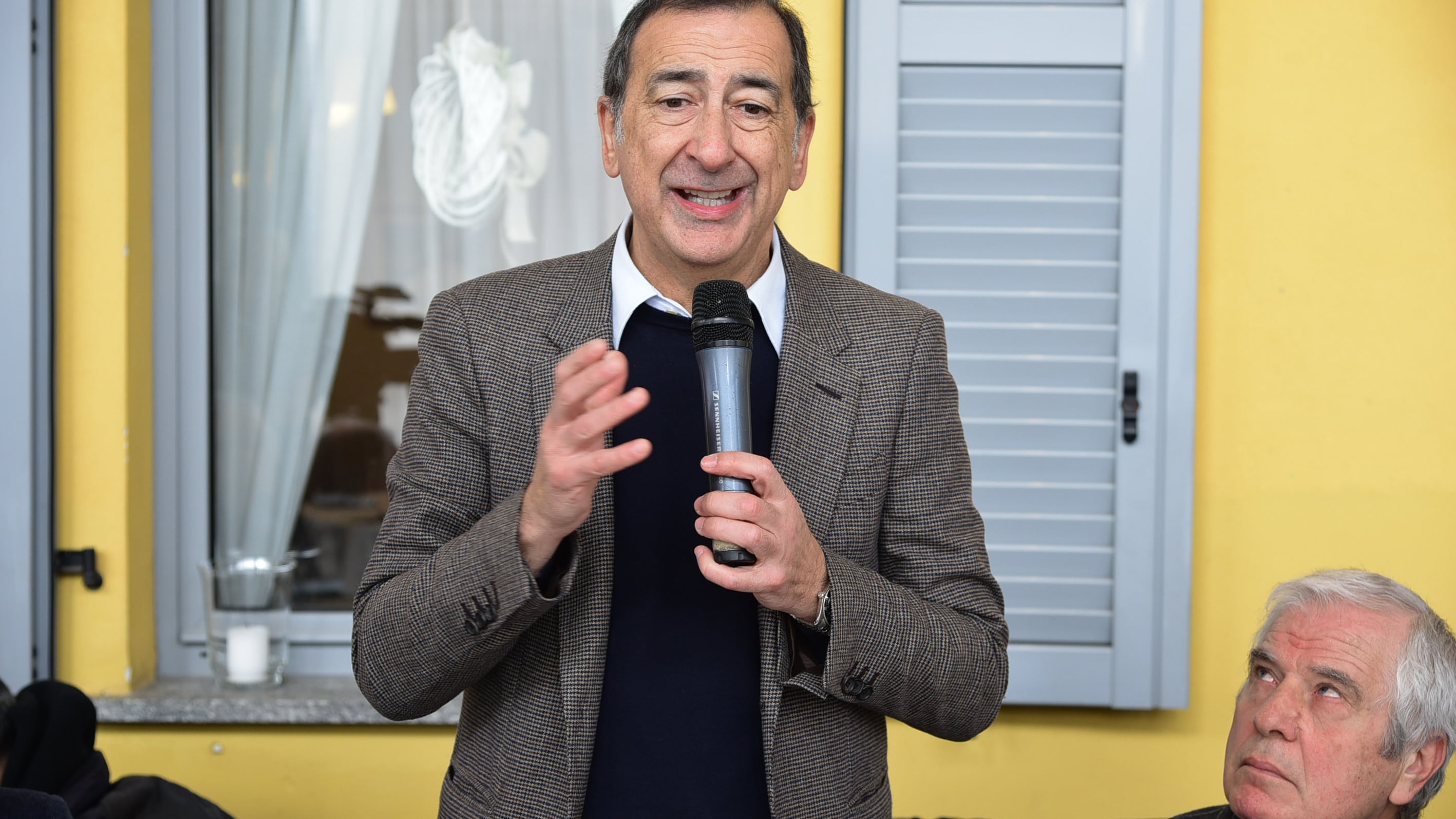 Sindaco in allarme per il voto Ue e ora "spinge" un assessore in lista
