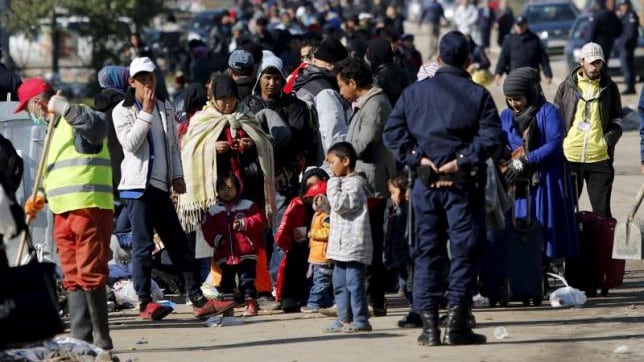 La proteste dei migranti: "Vogliamo soldi e la wifi"