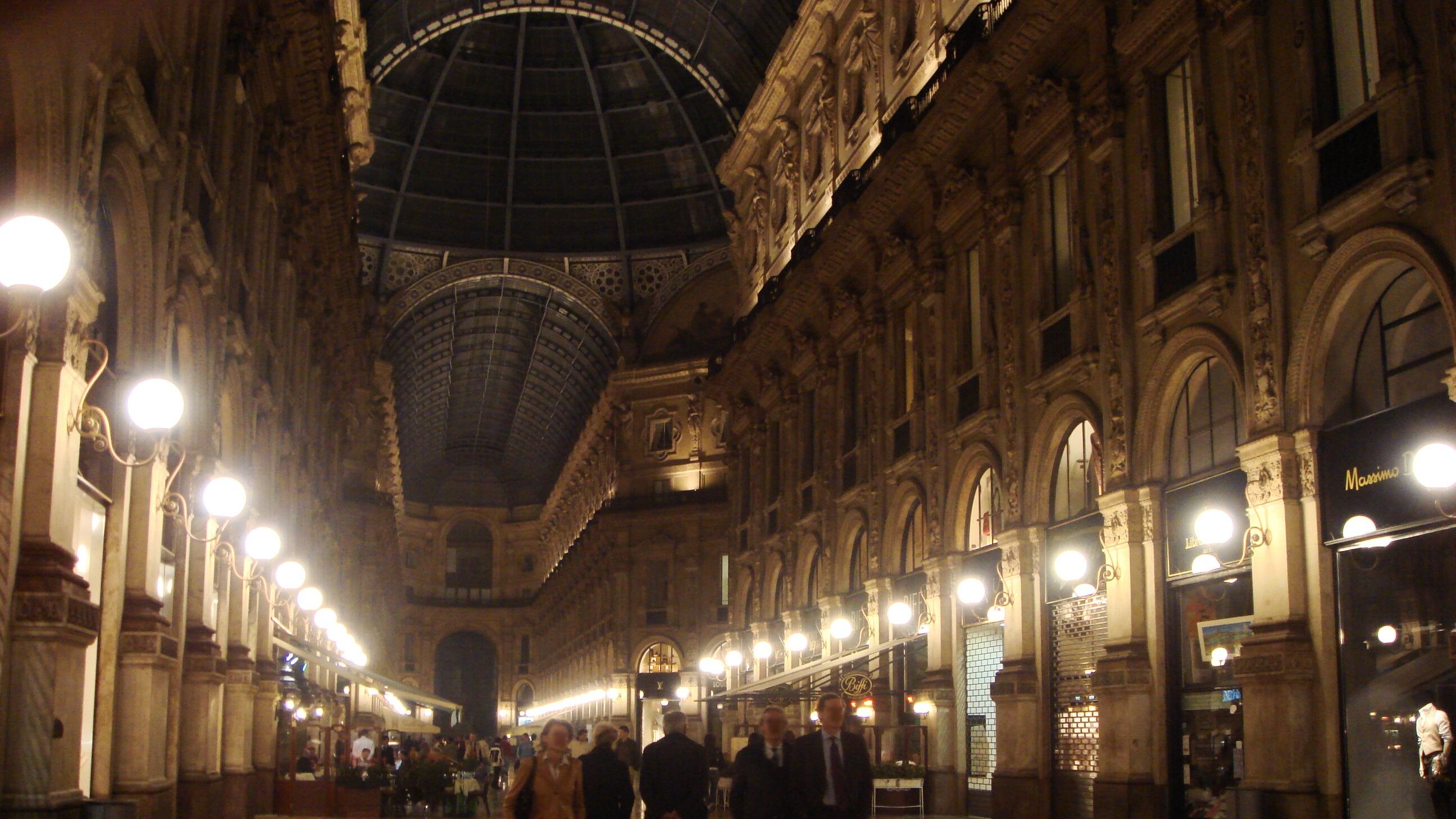 I concorrenti sbucano dal nulla Assalto albanese alla Galleria