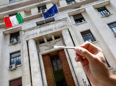 Giornata contro il tabacco: protesta hot davanti al ministero dell Salute 10