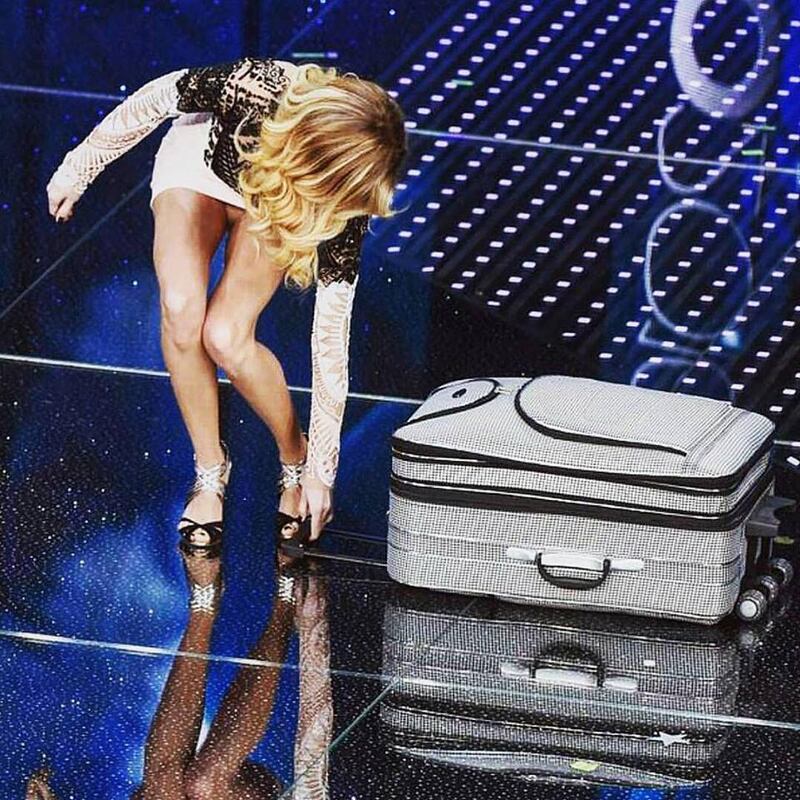 "Sexy duello" tra Belen e Virginia Raffaele 7